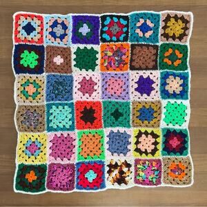 Vintage BABY Handmade Hand Crocheted Granny Square Flower Garden Blanket Afghan